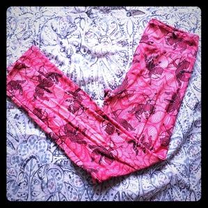 ❤ Super Cute Valentine's LuLaRoe OS Leggings